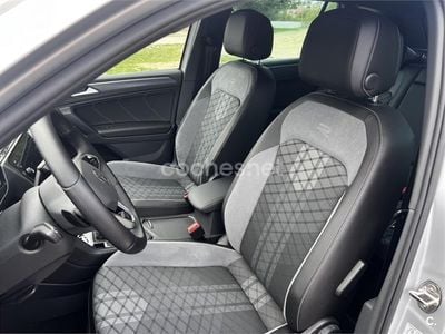 Gris / plata Usado 2023 VW Tiguan R-line SUV | 42.899 €