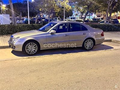 Usado Mercedes E280 Elegance 231 CV (169 kW) 2006 Beige Berlina