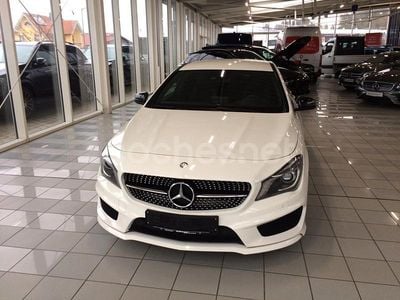 Blanco Usado 2015 Mercedes CLA220 Shooting Brake AMG line Familiar | 15.990 € (Un poco caro)