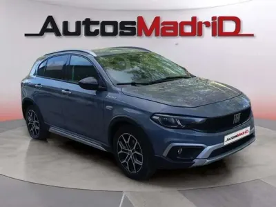 Usado Fiat Tipo Cross 101 CV (74 kW) 2022 Gris Familiar