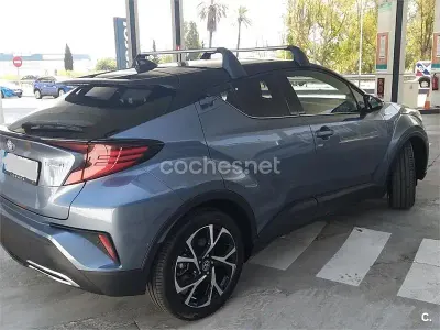 Usado Toyota C-HR Advance 184 CV (135 kW) 2021 Gris / plata SUV