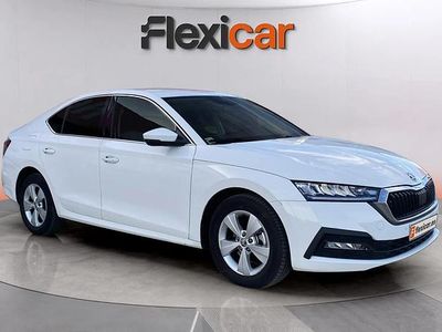 Usado Skoda Octavia Ambition 150 CV (110 kW) 2022 Blanco Utilitario