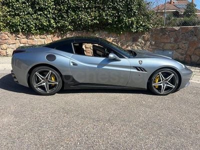 Usado Ferrari California 460 CV (338 kW) 2010 Gris / plata Descapotable