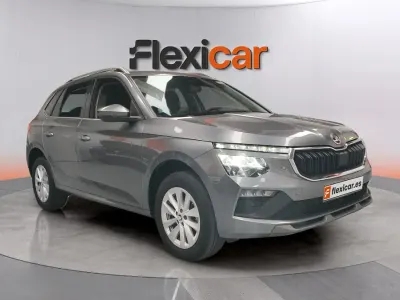 Usado Skoda Kamiq Selection 116 CV (85 kW) 2024 Gris SUV