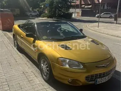 Usado Chrysler Sebring Cabriolet Limited 202 CV (148 kW) 2002 Amarillo Descapotable