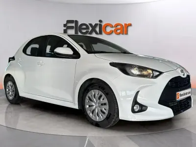 Usado Toyota Yaris Edition 125 CV (91 kW) 2023 Blanco Utilitario