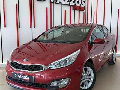 Usado Kia ProCeed 110 CV (80 kW) 2016 Burdeos Utilitario