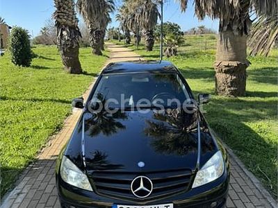 Usado Mercedes C200 Avantgarde 136 CV (100 kW) 2010 Negro Berlina