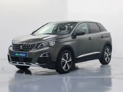 Usado Peugeot 3008 Allure 130 CV (95 kW) 2019 Marrón SUV