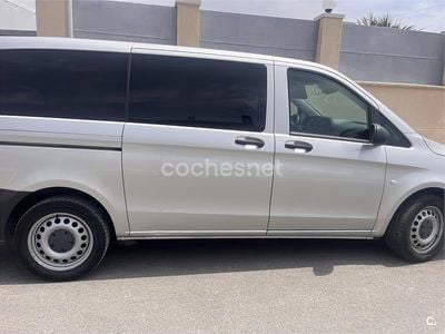 Mercedes V220