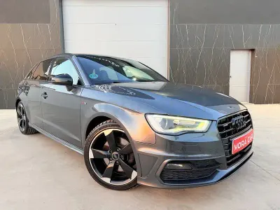 Usado Audi A3 Ambition 184 CV (135 kW) 2013 Gris / plata Berlina