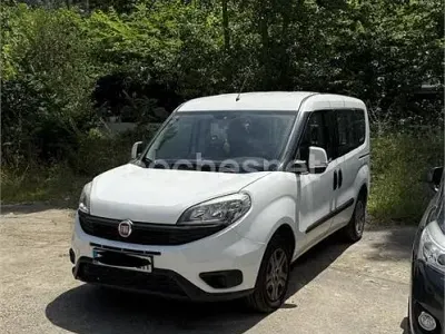 Usado Fiat Doblò Easy 90 CV (66 kW) 2016 Blanco Monovolumen