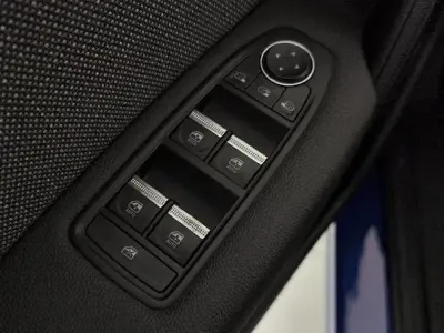 Usado Renault Captur Techno 100 CV (73 kW) 2025 Azul SUV