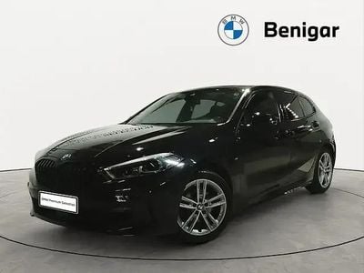 Begagnad BMW 118 Executive 150 HK (110 kW) 2022 Svart Halvkombi