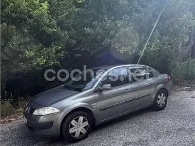 Usado Renault Mégane Authentique 80 CV (58 kW) 2005 Gris / plata Berlina