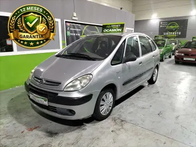 Usado Citroën Xsara Picasso 90 CV (66 kW) 2002 Gris / plata Monovolumen