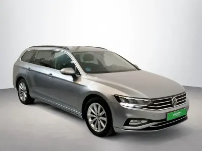 Usado VW Passat Executive 122 CV (89 kW) 2022 Plateado Familiar
