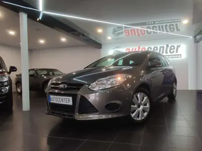 Usado Ford Focus Trend 125 CV (91 kW) 2014 Marrón Familiar