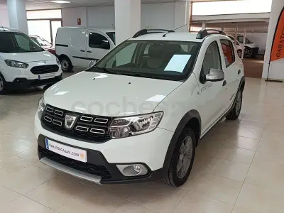 Usado Dacia Sandero Comfort 90 CV (66 kW) 2020 Blanco Berlina