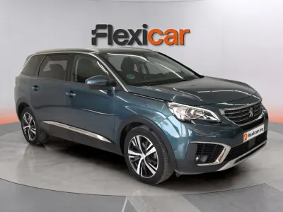 Usado Peugeot 5008 Allure 120 CV (88 kW) 2017 Verde Monovolumen