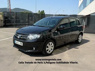 Usado Dacia Sandero Lauréate 90 CV (66 kW) 2014 Negro Berlina