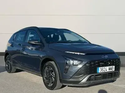 Usado Hyundai Bayon 100 CV (73 kW) 2023 Gris SUV