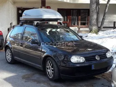 Usado VW Golf IV 110 CV (80 kW) 2003 Negro Berlina