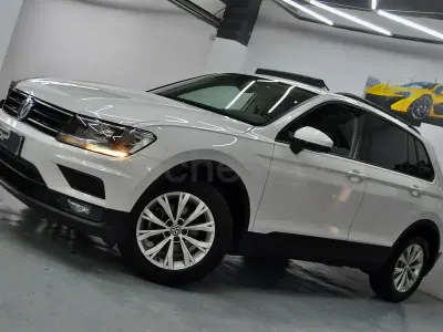 Usado VW Tiguan Edition 125 CV (91 kW) 2017 Blanco SUV