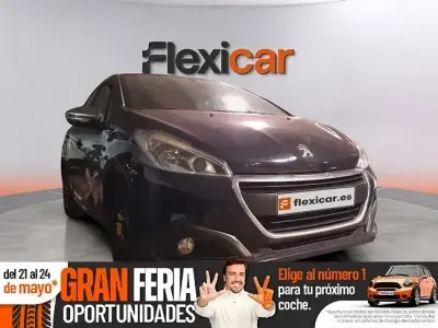 Usado Peugeot 208 Access 82 CV (60 kW) 2016 Negro Utilitario