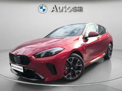 Usado BMW 120 Comfort Edition 190 CV (139 kW) 2025 Rojo Utilitario