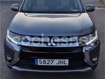 Usado Mitsubishi Outlander 150 CV (110 kW) 2015 Gris / plata SUV