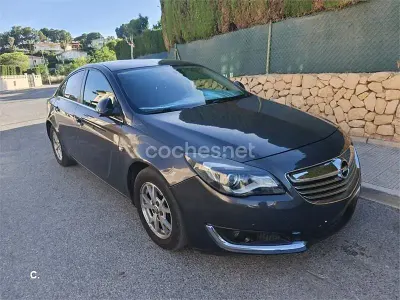 Usado Opel Insignia Business 120 CV (88 kW) 2015 Negro Berlina