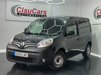 Usado Renault Kangoo 80 CV (58 kW) 2021 Negro Monovolumen