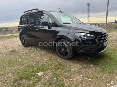 Usado Mercedes T180 116 CV (85 kW) 2025 Negro Monovolumen