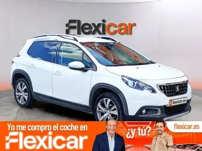 Usado Peugeot 2008 Active 100 CV (73 kW) 2019 Blanco SUV