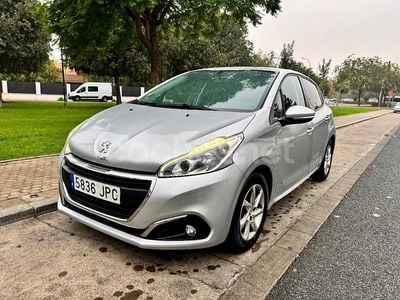 Gris / plata Usado 2016 Peugeot 208 Active Utilitario | 6490 € (Buen precio)