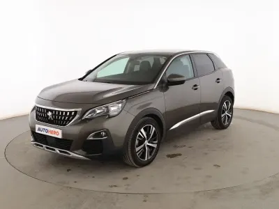 Usado Peugeot 3008 Allure 165 CV (121 kW) 2018 Gris SUV