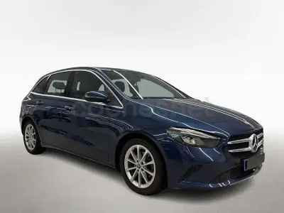 Usado Mercedes B180 116 CV (85 kW) 2019 Azul Utilitario