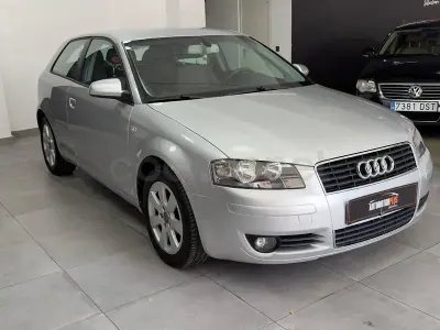 Usado Audi A3 Ambition 105 CV (77 kW) 2004 Gris / plata Utilitario