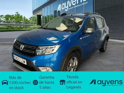 Usado Dacia Sandero Essentiel 90 CV (66 kW) 2020 Azul Utilitario