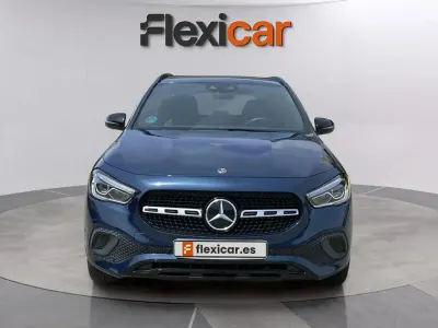 Käytetty Mercedes GLA200 150 HP (110 kW) 2021 Sininen Katumaasturi