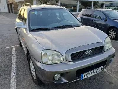 Usado Hyundai Santa Fe Comfort 125 CV (91 kW) 2004 Gris / plata SUV