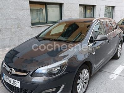 Gris / plata Usado 2014 Opel Astra Excellence Familiar | 4340 € (Un poco caro)