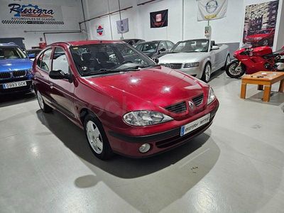 Usado Renault Mégane II 105 CV (77 kW) 2002 Granate Berlina