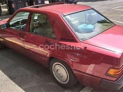 Usado Mercedes 190 136 CV (100 kW) 1993 Granate Berlina