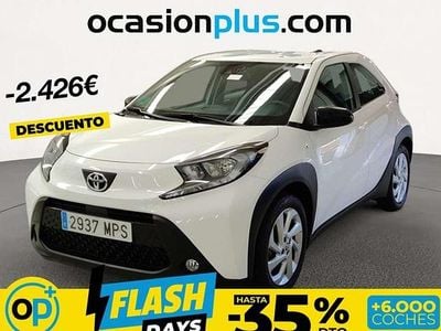 Usado Toyota Aygo Play 72 CV (52 kW) 2024 Blanco Utilitario