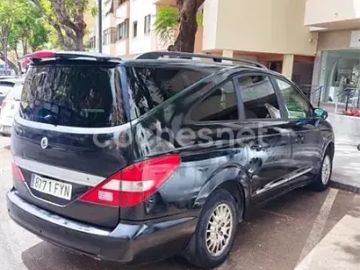 Usado SsangYong Rodius Limited 165 CV (121 kW) 2007 Negro Monovolumen