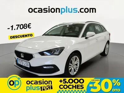 Usado Seat Leon Style 130 CV (95 kW) 2021 Blanco Familiar