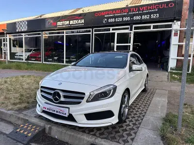 Usado Mercedes A200 AMG line 136 CV (100 kW) 2014 Blanco Berlina
