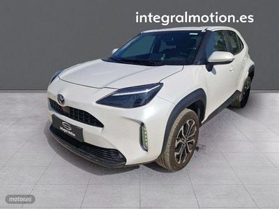 Blanco Usado 2024 Toyota Yaris Hybrid Active SUV | 23.900 € (Precio justo)